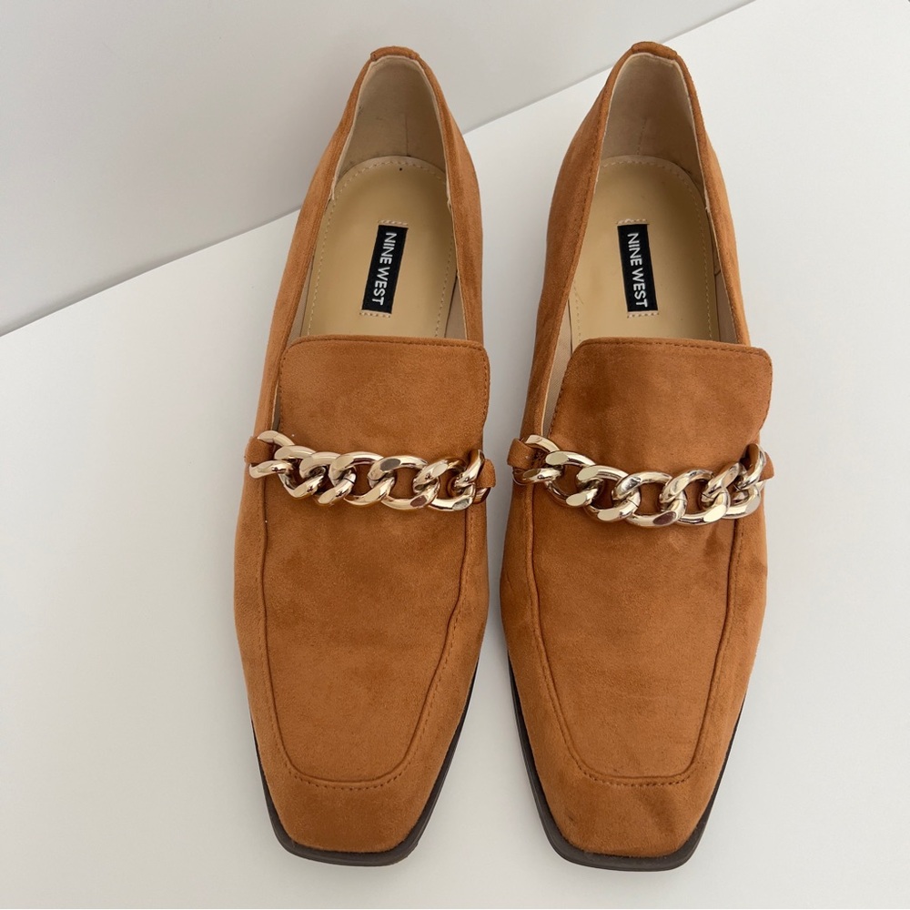 Nine West Women’s Oriah Slip On Loafer Chain Detail Brown Tan Suede Size 9.5 - Picture 3 of 9